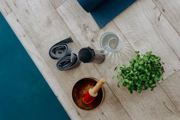 Traitement de l'hyperplasie sébacée : solutions modernes et approches complémentaires